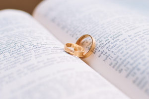 結婚が近い？ルノルマンカードの「指輪」が表す意味とは